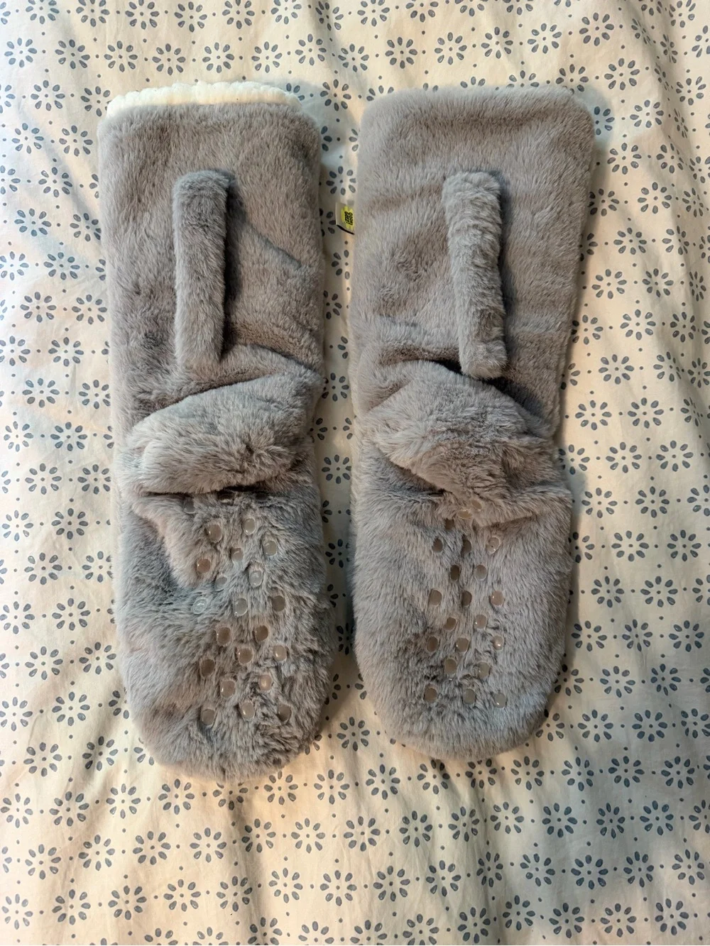 Plush Gray Cat Slippers - Soft Cozy Pet-Inspired Accessory